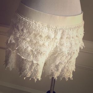 Express Lace White/ Cream Shorts- size Large- *ONLY WORN ONCE*
